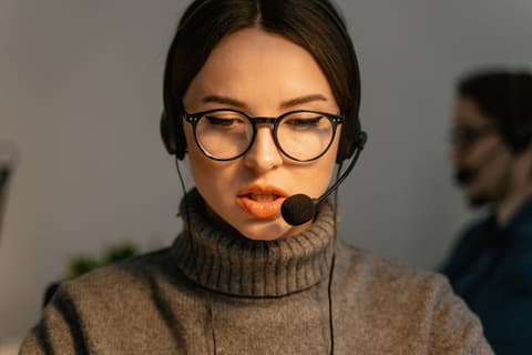 AI chatbot helping UK small business with customer service